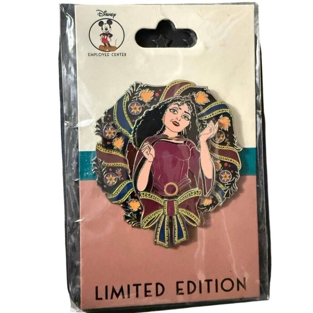 DEC Villains Christmas Wreath Mother Gothel Tangled Disney Pin